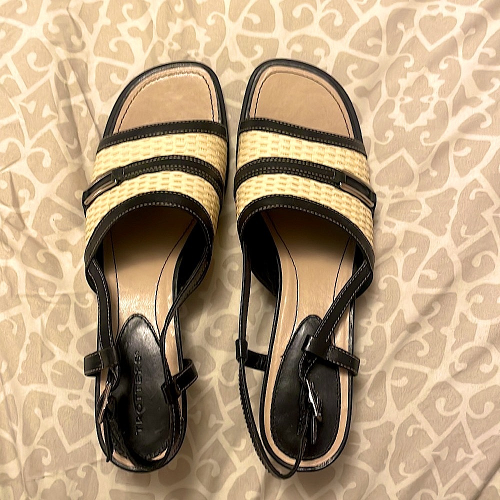 Trotters Sandals with 1” Heel. Worn Once. Great Shape - Picture 6 of 11